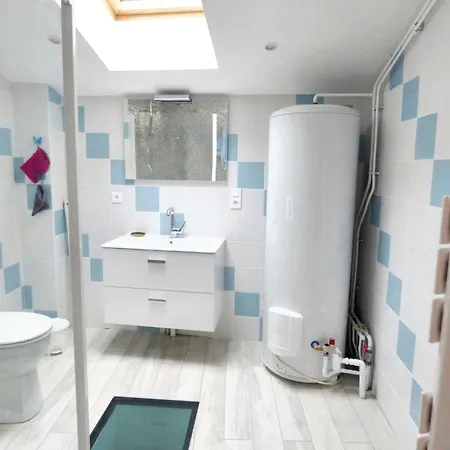 Prázdninový dům Maison Confortable Au Coeur De Avec Parking Prive.