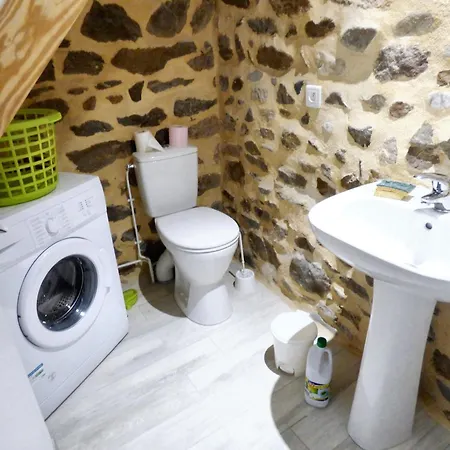 Maison De 3 Avec Vue Sur La Et Wifi A Brioude